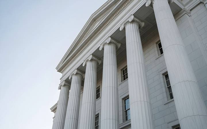 Courthouse columns in Virginia
